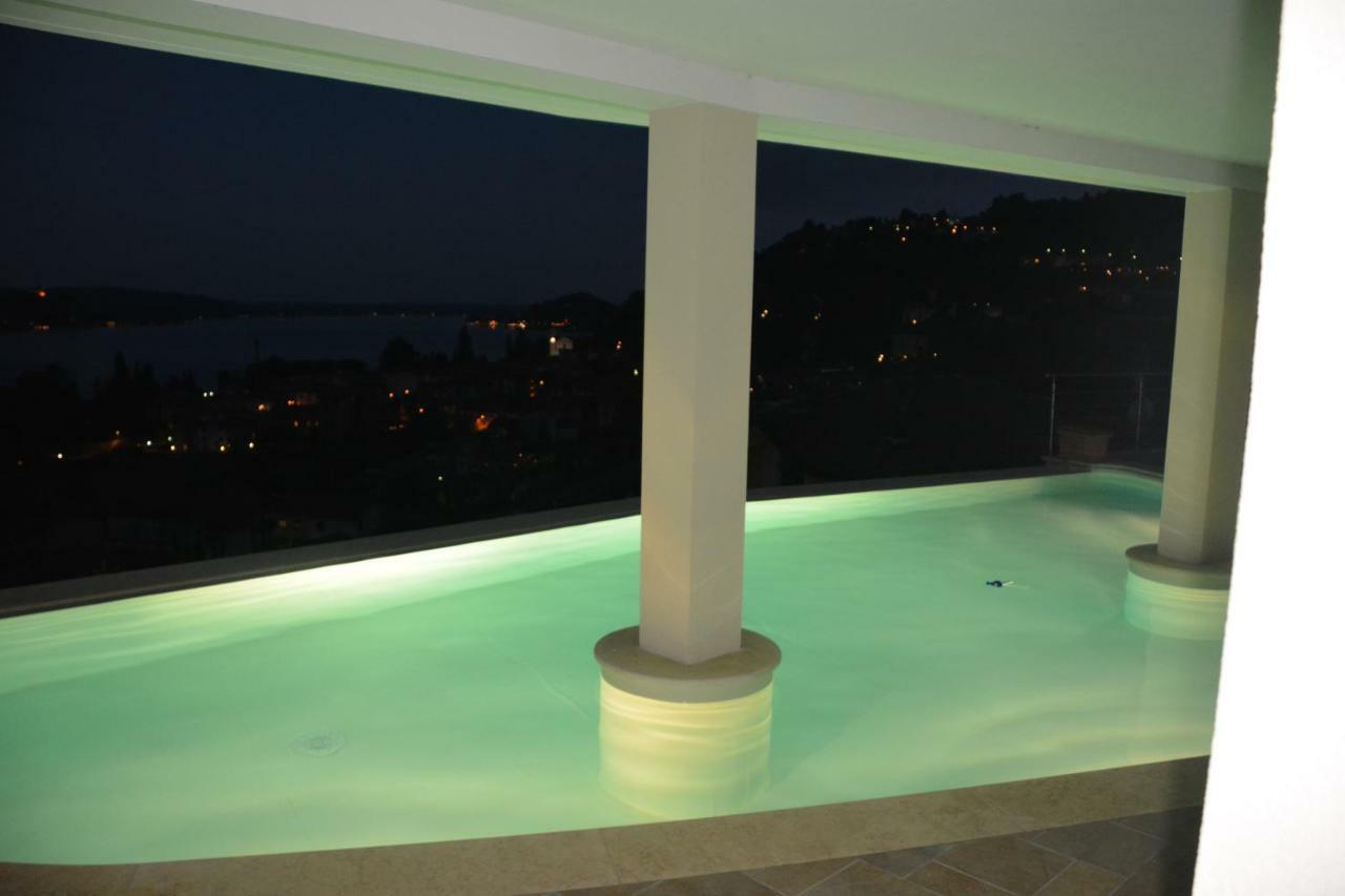 Il Girasole Apartment เมอินา ภายนอก รูปภาพ