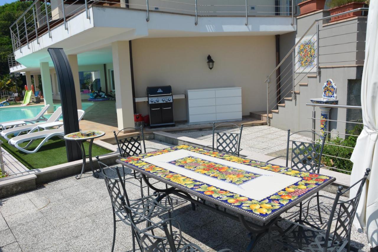 Il Girasole Apartment เมอินา ภายนอก รูปภาพ